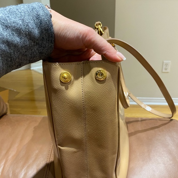 Prada Lux Saffiano Tote Beige - Picture 4 of 16